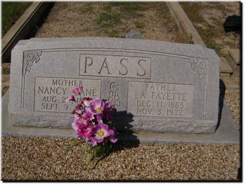 Pass, Nancy Jane and La Fayette.JPG