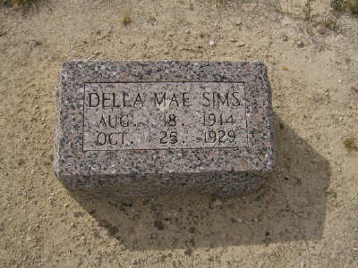 Sims, Della Mae