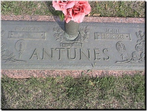 Antunes, Frances and John.JPG