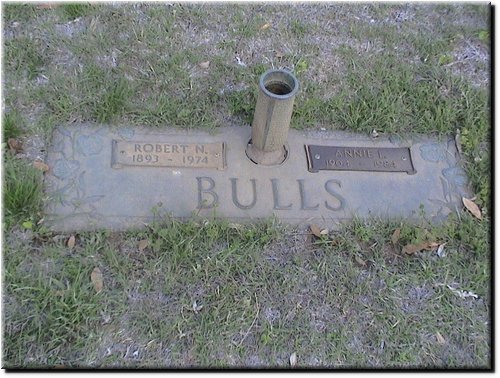 Bulls, Robert N and Annie L.JPG