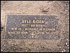 Kizer, Lyle (military marker).JPG