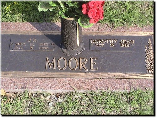 Moore, J R and Dorothy.JPG