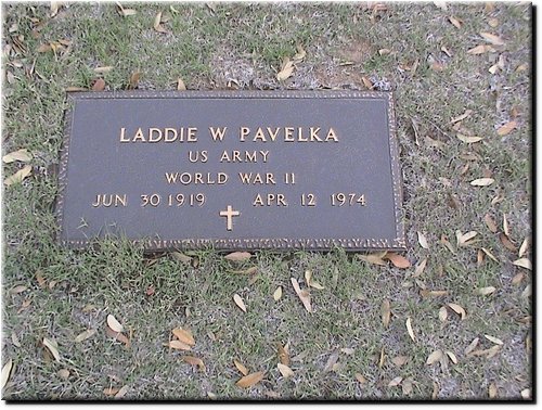 Pavelka, Laddie (military marker).JPG