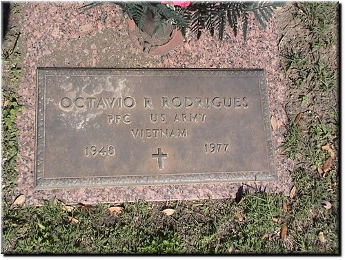 Rodrigues, Octavio (military marker).JPG