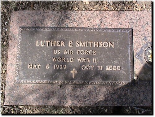 Smithson, Luther E (military marker).JPG