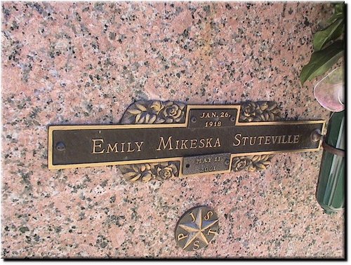 Stuteville, Emily Mikeska.JPG