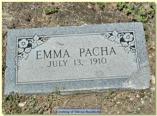 pacha_emma