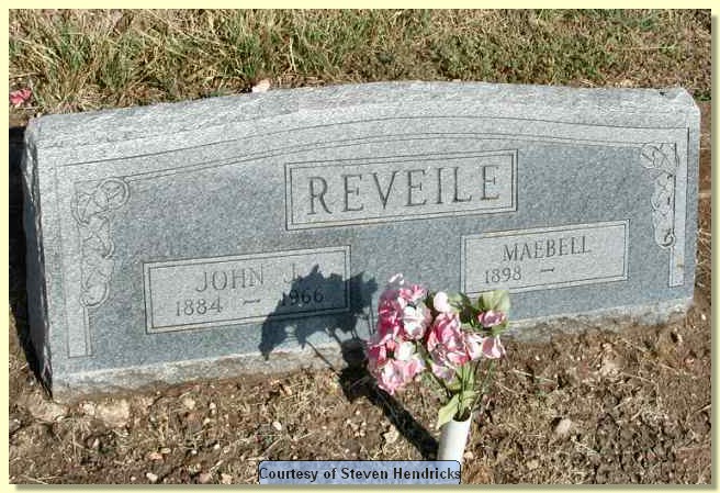 reveile_john_maebell