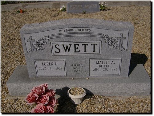 Swett, Loren E and Mattie A.JPG