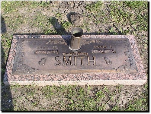 Smith, Earl Jr and Annie L.JPG